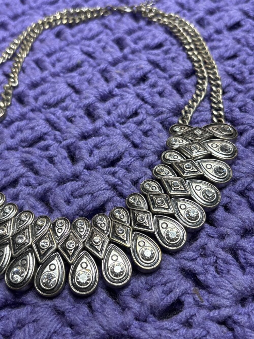 Silvertone Rhinestone Statement Bib Necklace Collar Some Metal Discoloration - Picture 3 of 6
